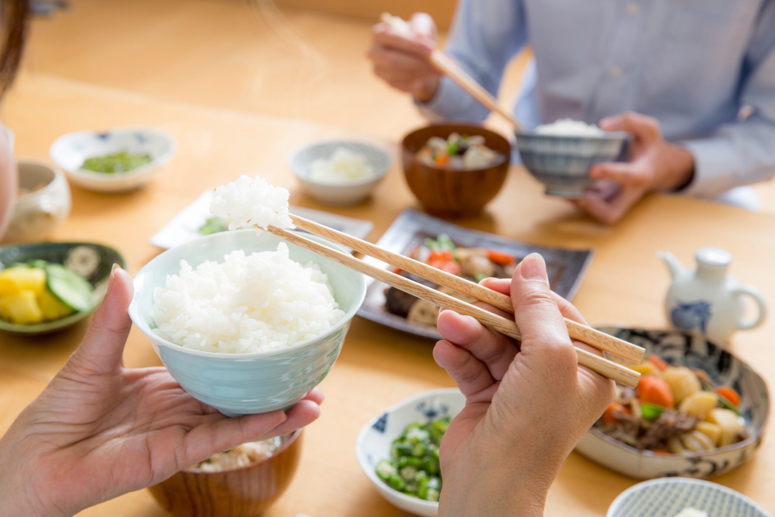 多彩な味付けで飽きないおいしさを演出